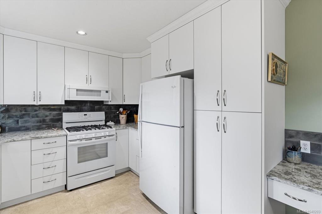 Third View of 5066 Sedona Way, Nanaimo, BC, V9T 5Z4
