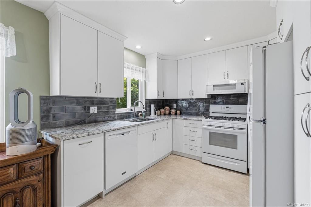 Fourth View of 5066 Sedona Way, Nanaimo, BC, V9T 5Z4