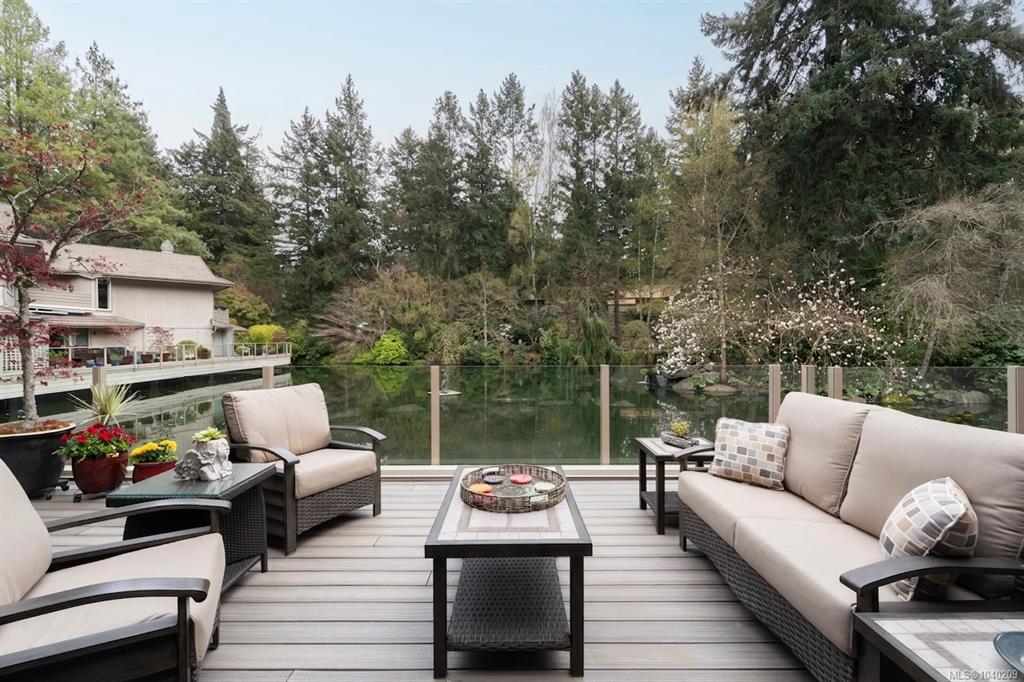 1040 Pondwood Lane, 1040209, BC,