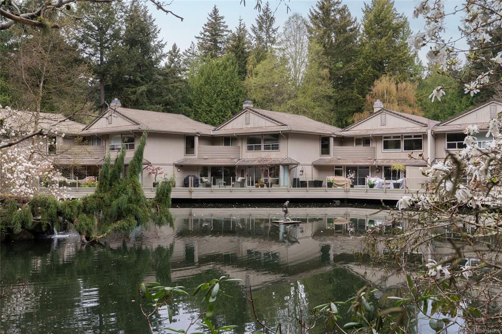 Fourth View of 1040 Pondwood Lane, Saanich, BC, V8X 4S6
