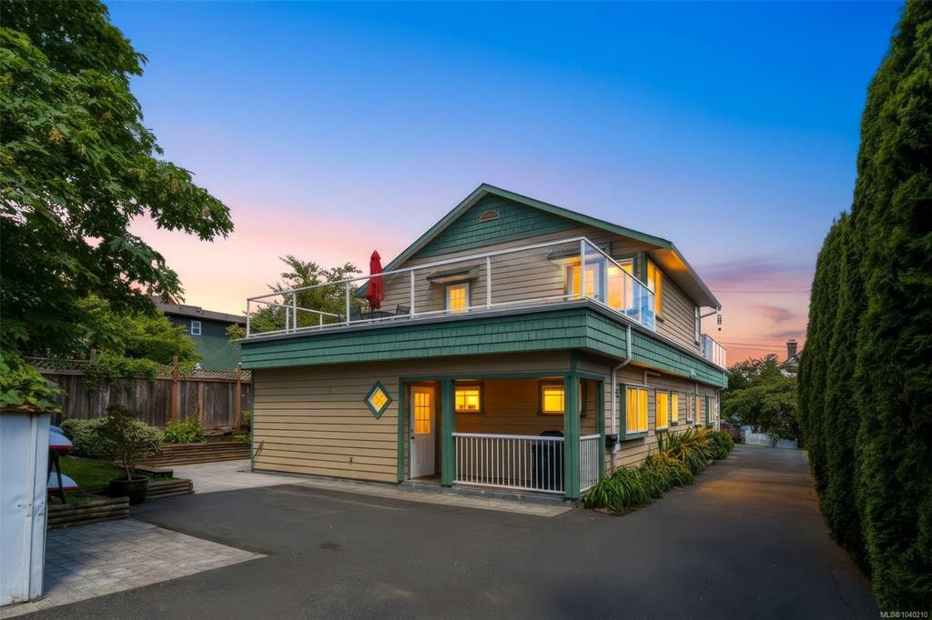 Second View of 208 Raynor Ave, Victoria, BC, V9A 3A2
