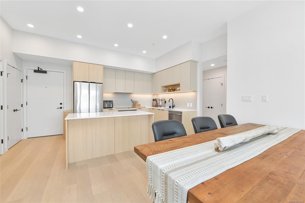 3564 B Ryder Hesjedal Way, 1040246, BC,