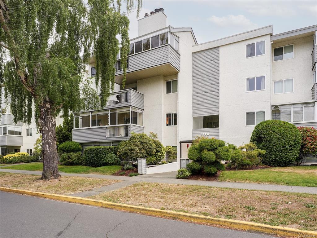 Second View of 1110 Oscar St, Midlands, Victoria, BC, V8V 4W5