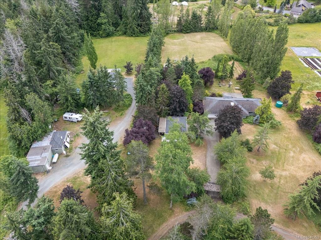 Third View of 880 Garden Rd E, Qualicum Beach, BC, V9K 1N2