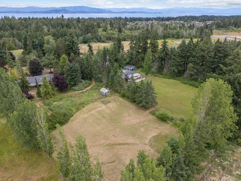 Fourth View of 880 Garden Rd E, Qualicum Beach, BC, V9K 1N2