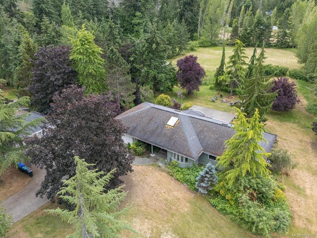 Fifth View of 880 Garden Rd E, Qualicum Beach, BC, V9K 1N2