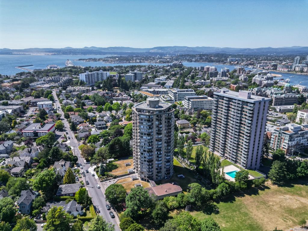 Third View of 620 Toronto St, Victoria, BC, V8V 1P7