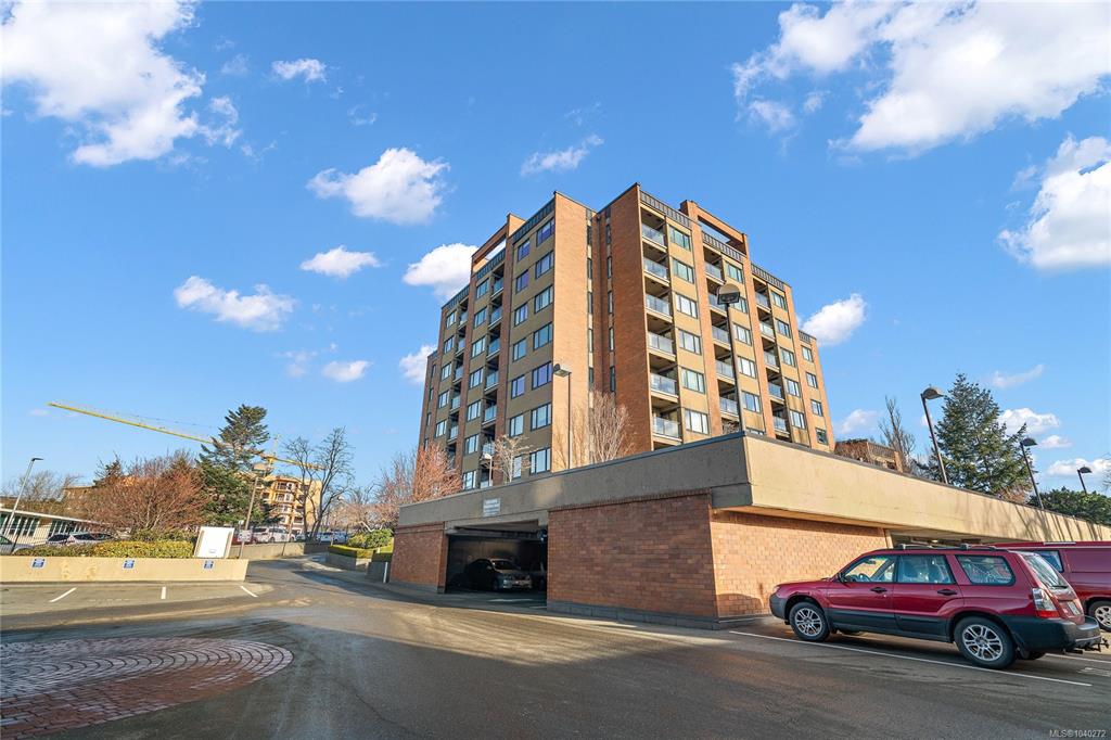 Fifth View of 103 Gorge Rd E, Victoria, BC, V9A 6Z2