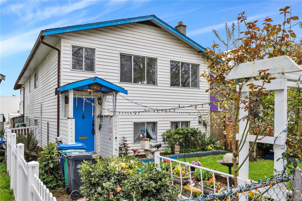 229 Irwin St, 1040291, BC,