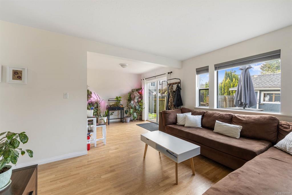 Fourth View of 345 Menzies Ave, Courtenay, BC, V9N 3C2
