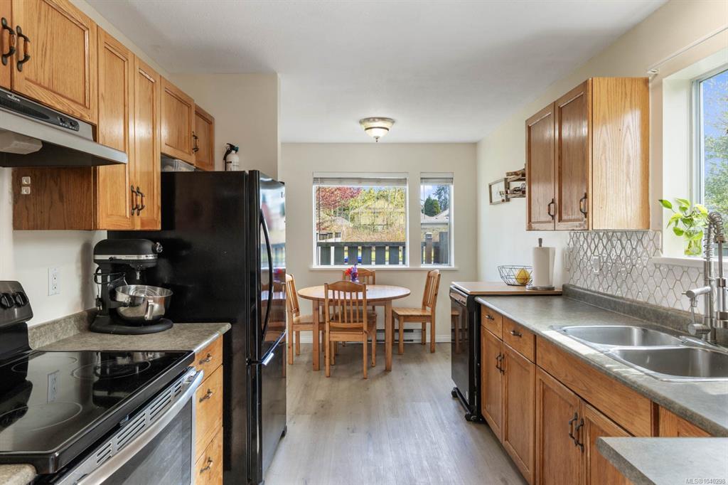 Fifth View of 345 Menzies Ave, Courtenay, BC, V9N 3C2