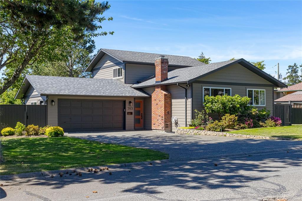 Second View of 763 Viaduct Ave E, Saanich, BC, V8Z 6N3