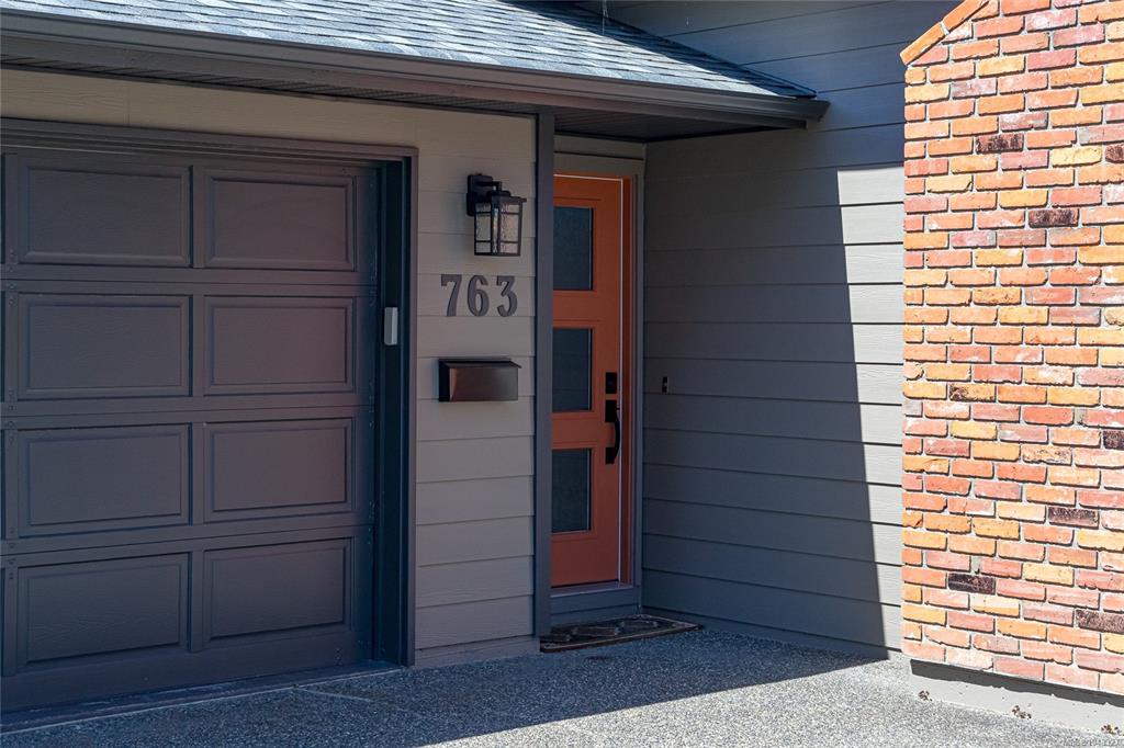 Third View of 763 Viaduct Ave E, Saanich, BC, V8Z 6N3
