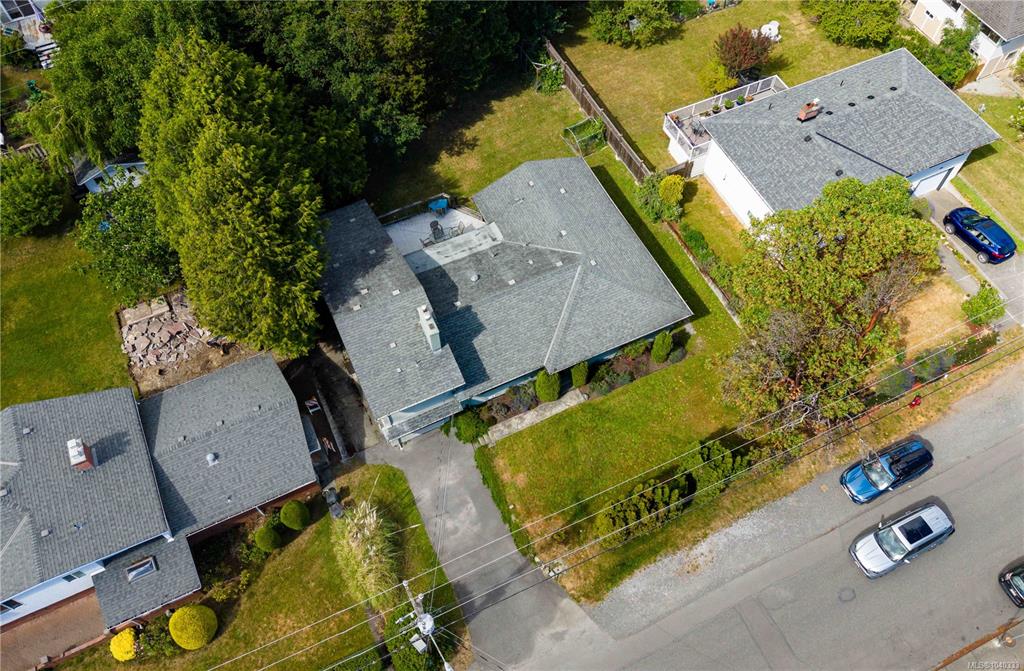 Third View of 1846 Fairburn Dr, Saanich, BC, V8N 1P9