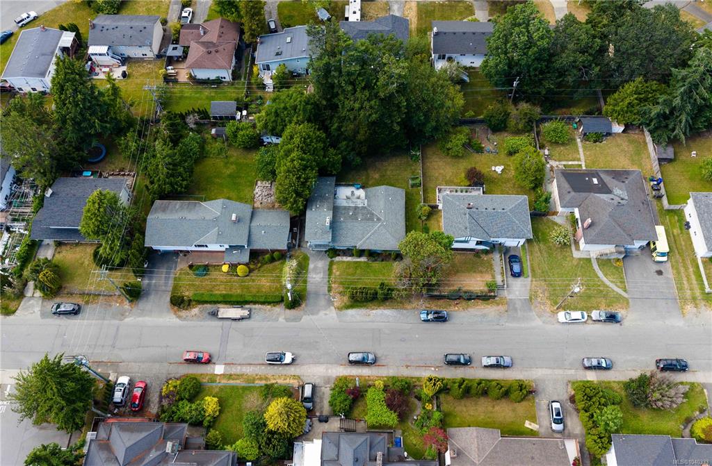 Fourth View of 1846 Fairburn Dr, Saanich, BC, V8N 1P9