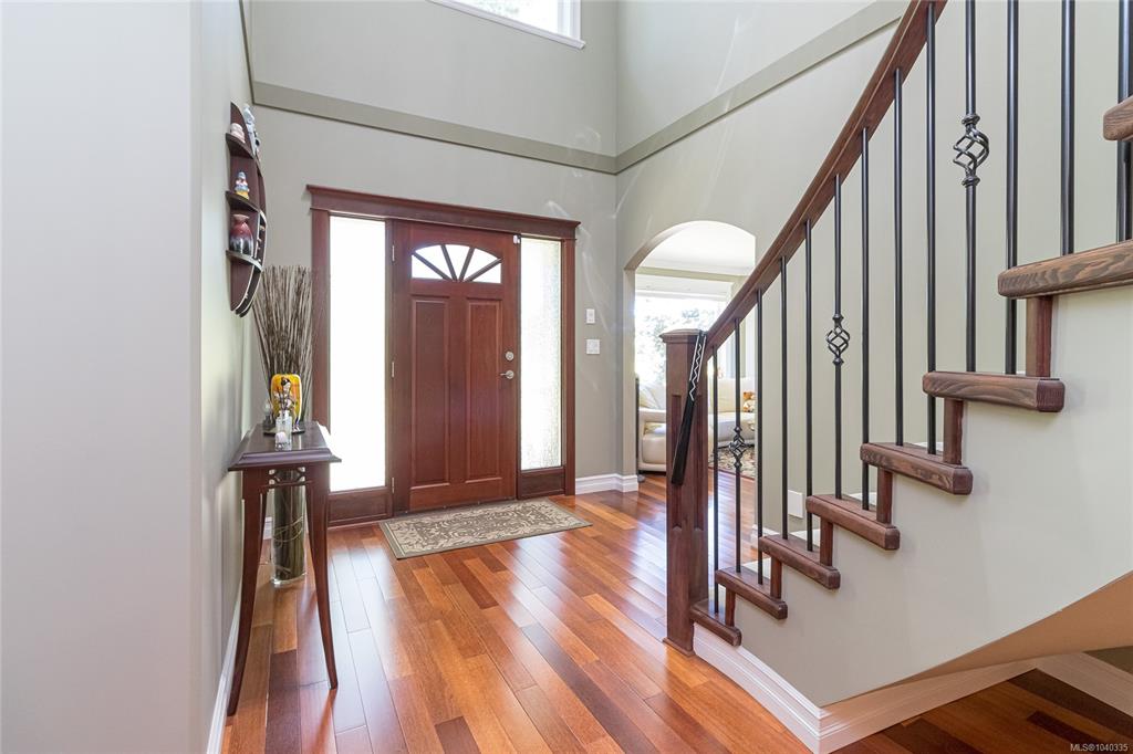 Fifth View of 2201 Arbutus Cove Lane, Saanich, BC, V8N 6N7