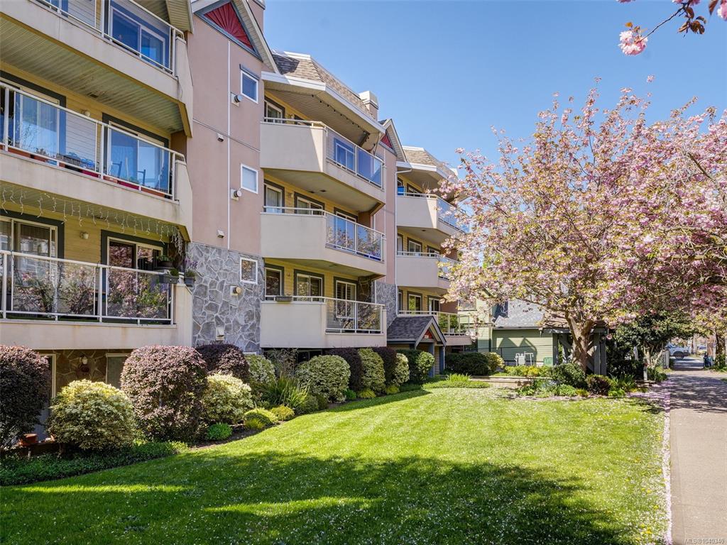 Third View of 320 Menzies St, Victoria, BC, V8V 2G9