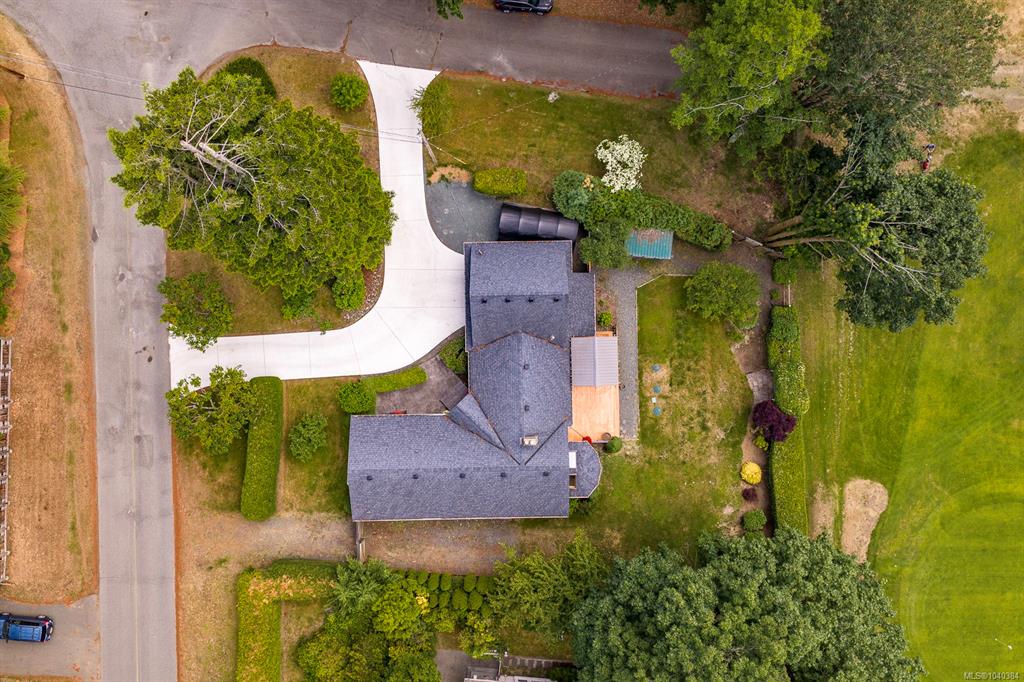 Third View of 8859 Henderson Ave, Black Creek, BC, V9J 1A6