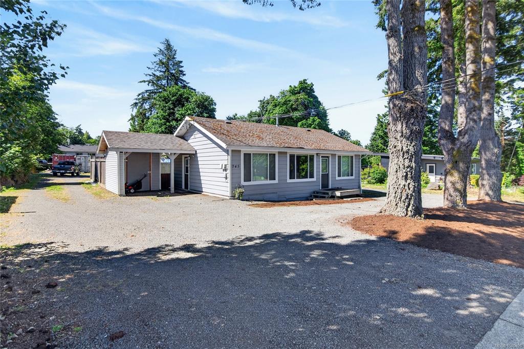 745 Evergreen Rd, 1040405, BC,