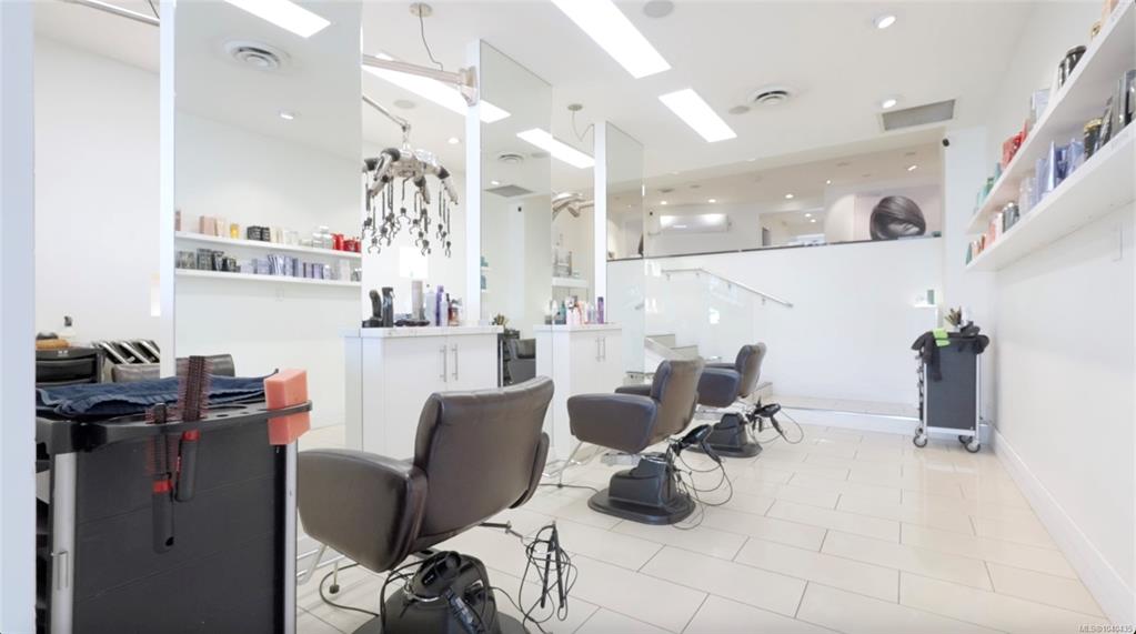 MLS® listing #31571142 for sale located at 2047 Oak Bay Ave