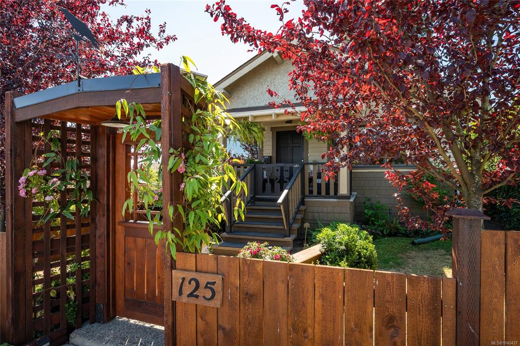 Second View of 125 Townsite Rd, Nanaimo, BC, V9S 1K5