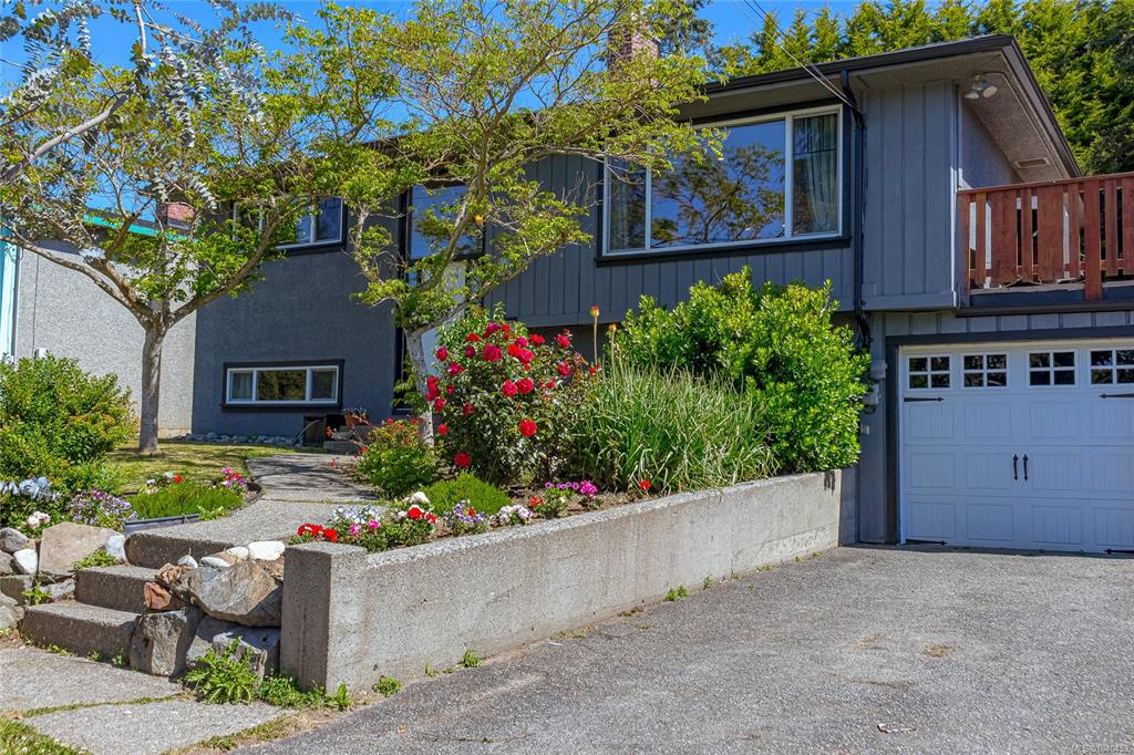 Third View of 4067 Cedar Hill Cross Rd, Saanich, BC, V8X 2J2