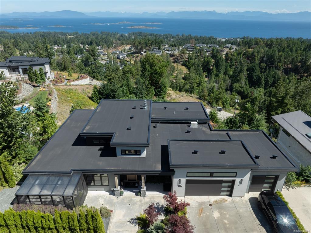 7376 High Ridge Cres, 1040466, BC,