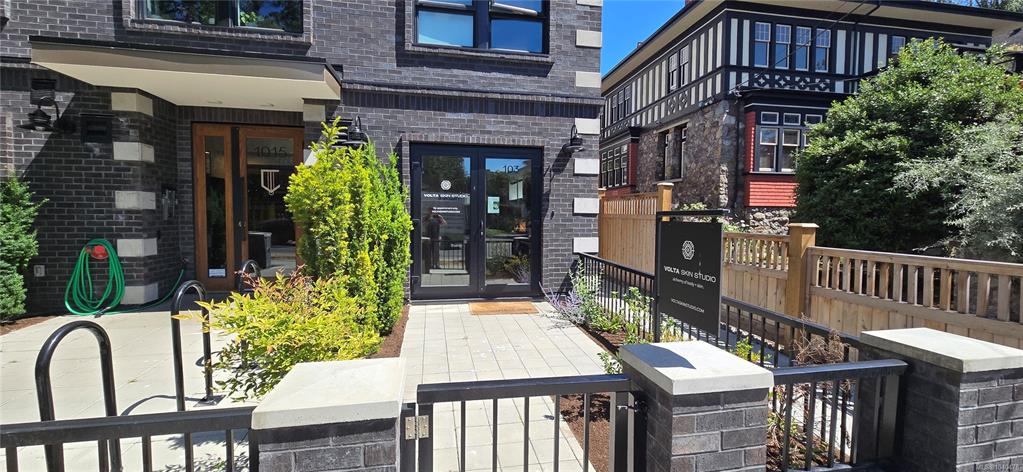 MLS® listing #31573729 for sale located at 1015 Cook St