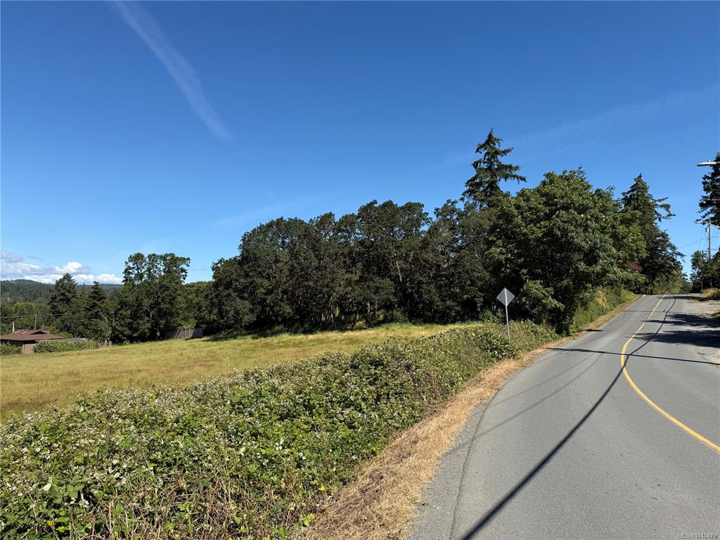 Fourth View of 3876 Holland Ave, Saanich, BC, V8Z 5K3