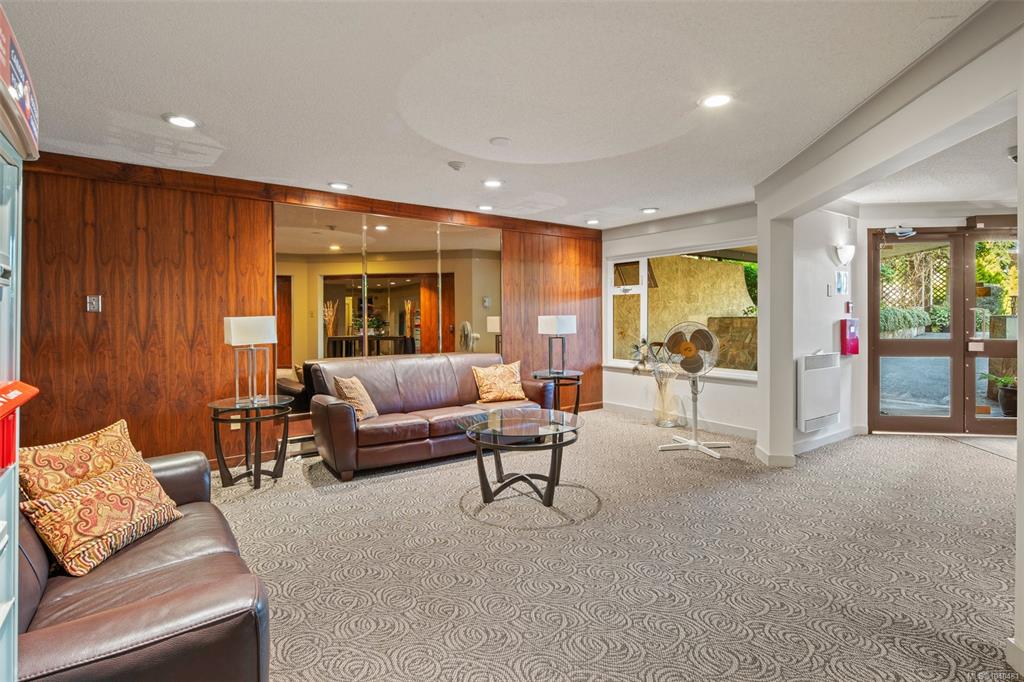 Fourth View of 1149 Rockland Ave, Chateauneuf, Victoria, BC, V8V 4T5