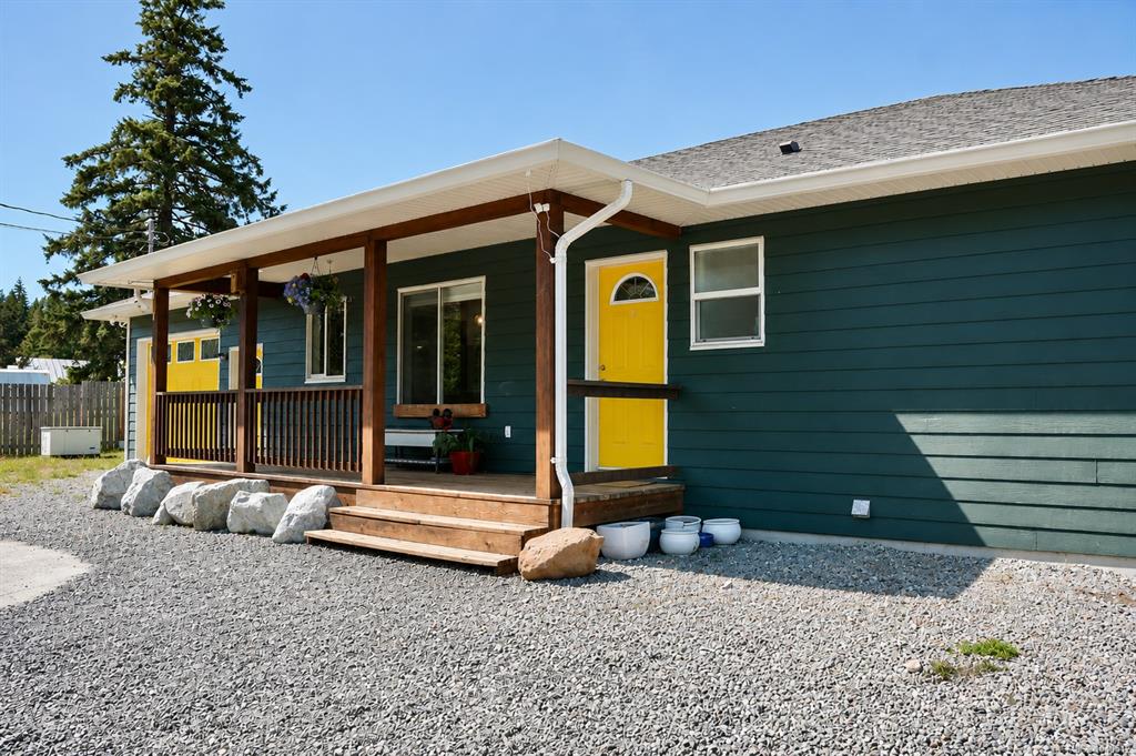 Third View of 9351 Central Lake Rd, Port Alberni, BC, V9Y 8Z1