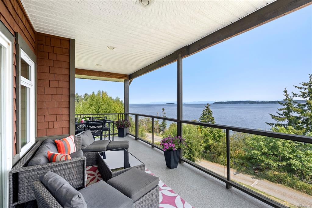 Third View of 5763 Island Hwy S, Union Bay, BC, V0R 3B0