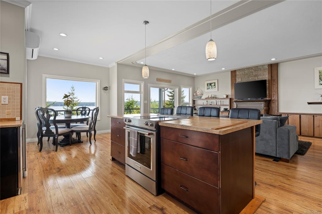 Fifth View of 5763 Island Hwy S, Union Bay, BC, V0R 3B0