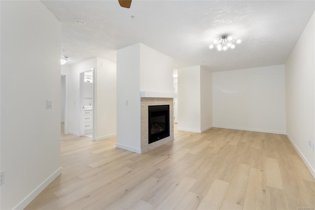 Fifth View of 689 Bay St, Victoria, BC, V8T 2H1