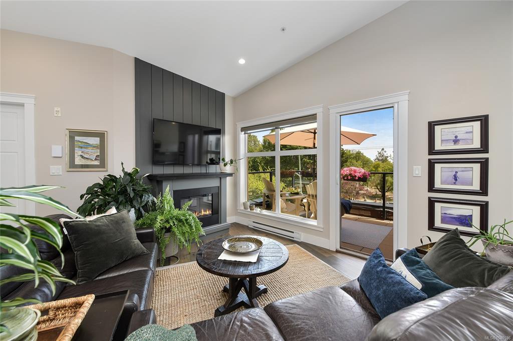 Third View of 1494 Fairfield Rd, Victoria, BC, V8S 1E8