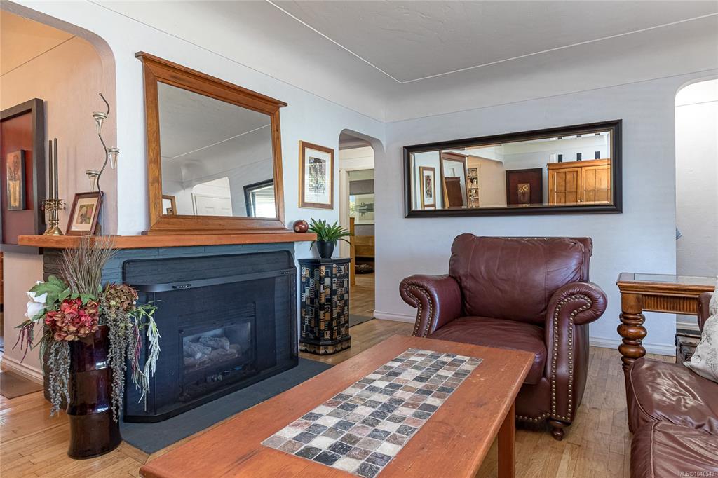 Third View of 2945 Dysart Rd, Saanich, BC, V8Z 5P2