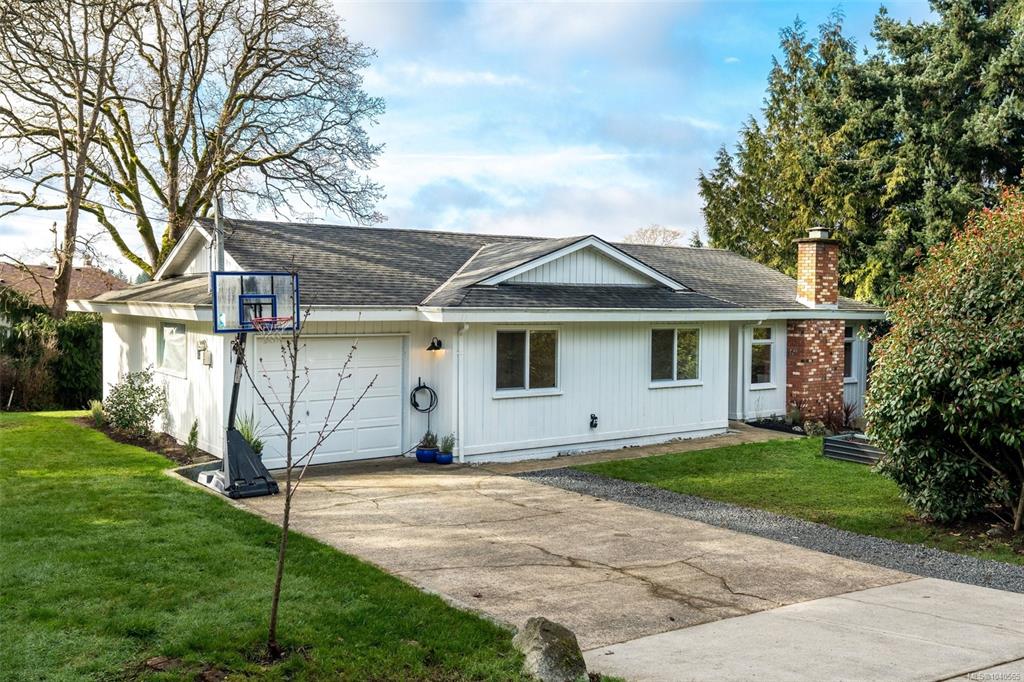 Fourth View of 4285 Caen Rd, Saanich, BC, V8X 3S5