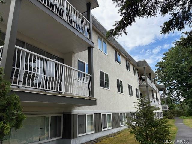 Second View of 997 Bowen Rd, Nanaimo, BC, V9R 2A4