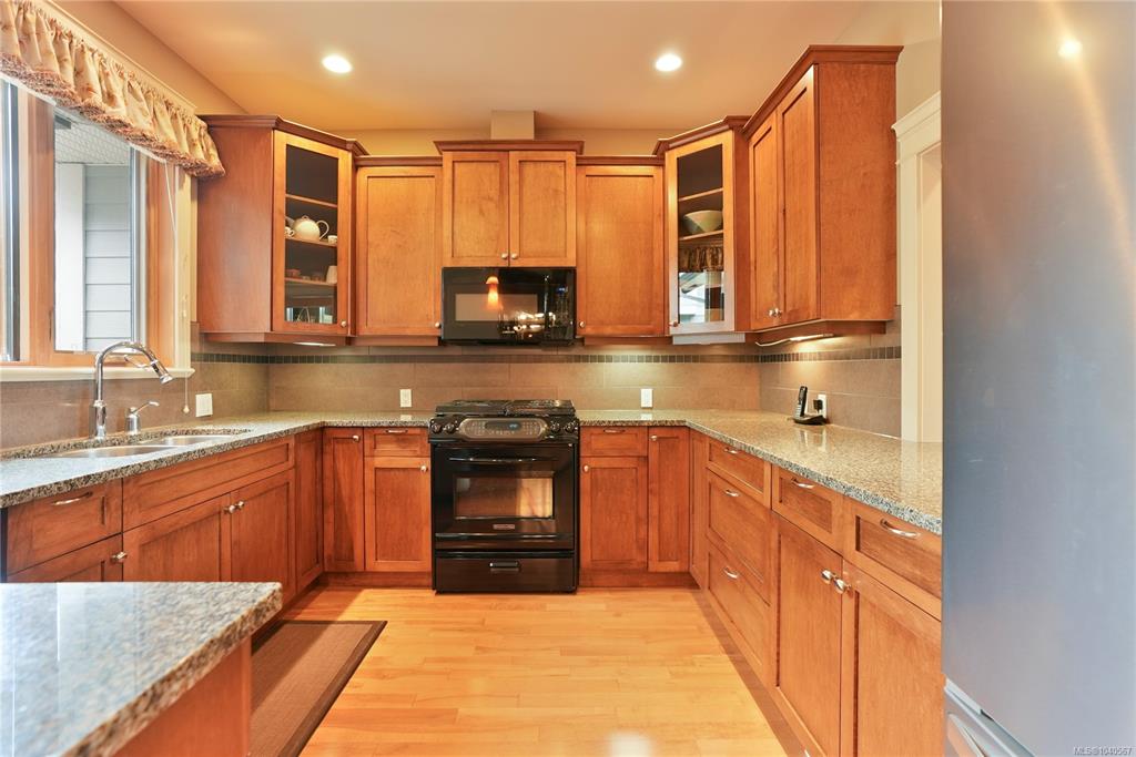 Fourth View of 630 Brookside Rd, Colwood, BC, V9C 3A2