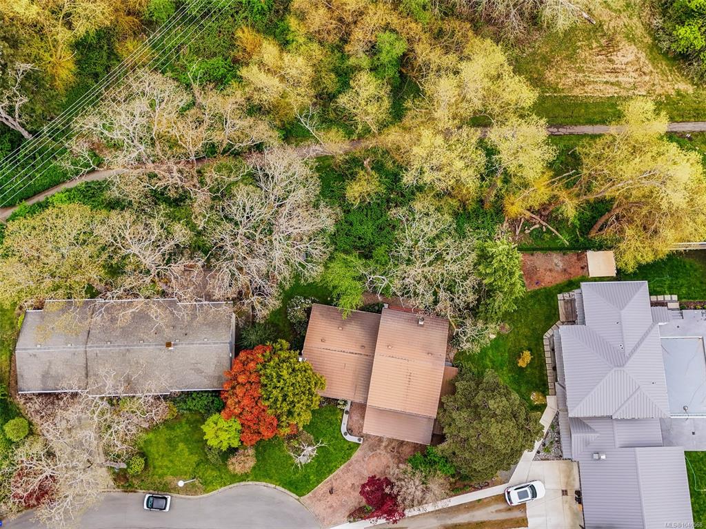Third View of 3995 Resolute Pl, Saanich, BC, V8X 4L5