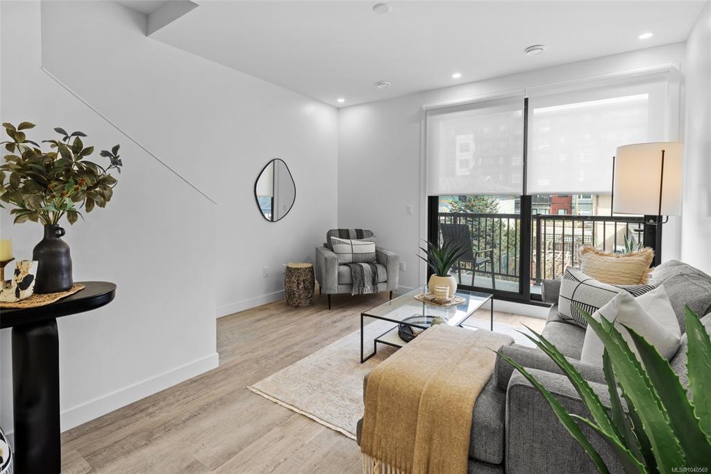 Fourth View of 916 Orono Ave, Langford, BC, V9B 2T9
