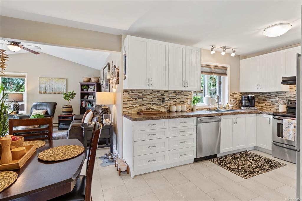 Fifth View of 5926 Broadway Rd, Nanaimo, BC, V9V 1E5