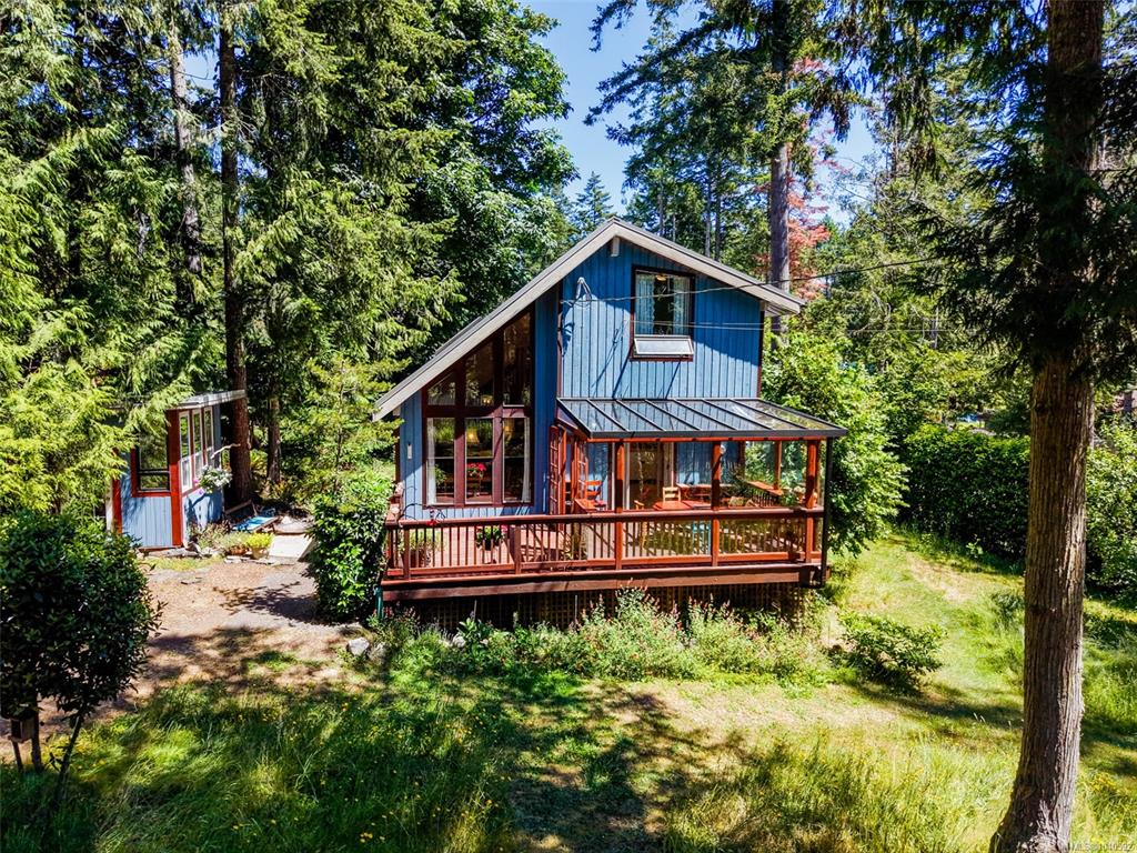 Third View of 7913 Swanson View Dr, Pender Island, BC, V0N 2M2