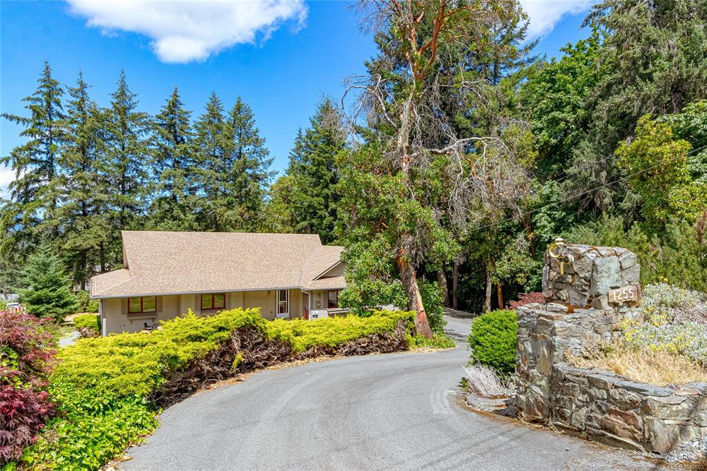 1255 Mckenzie Dr, 1040603, BC,