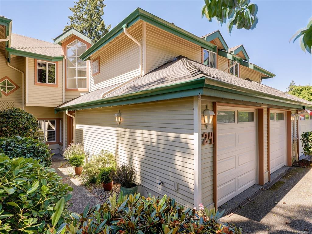 Second View of 520 Marsett Pl, Royal Links, Saanich, BC, V8Z 7J1