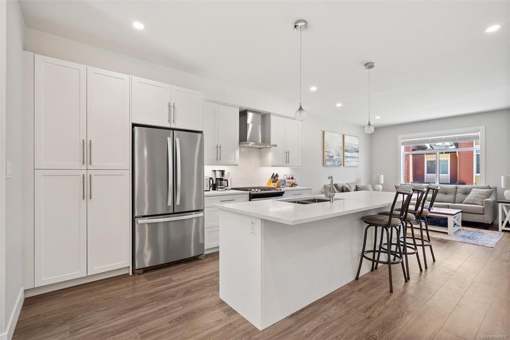 Fifth View of 607 Selwyn Close, Langford, BC, V9B 0Z2
