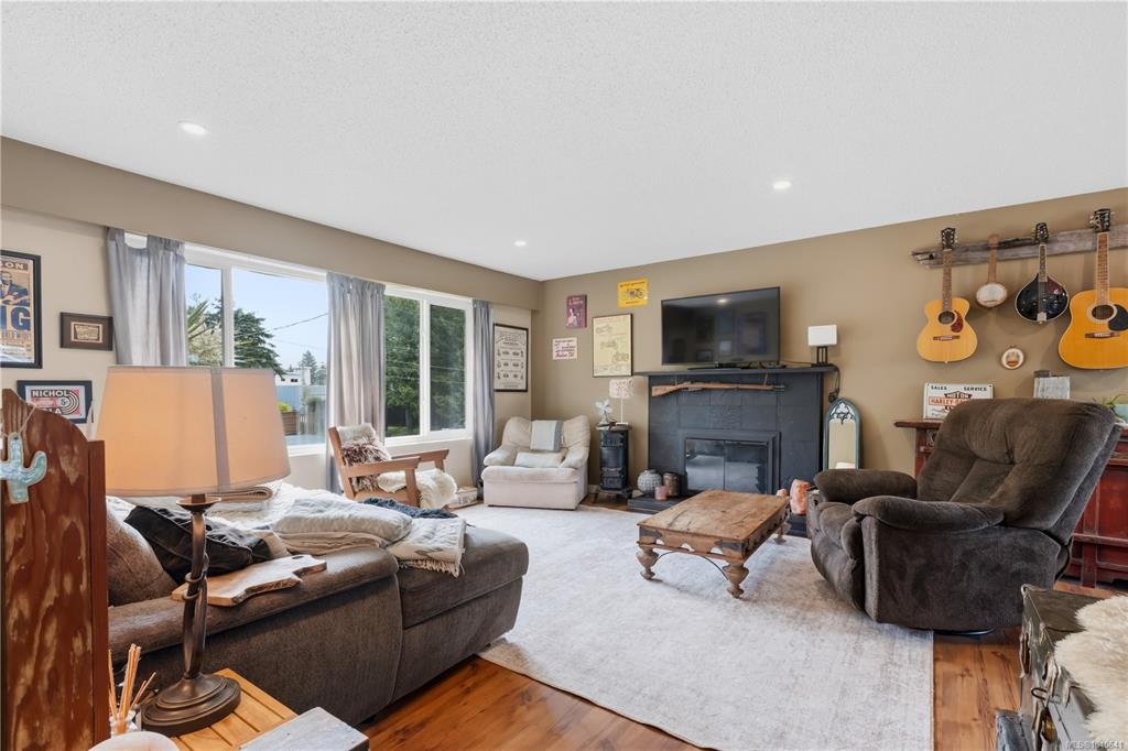 Fifth View of 1550 Larch Rd, Ucluelet, BC, V0R 3A0