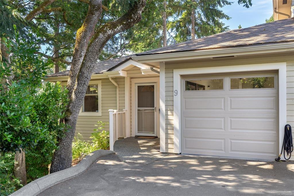 Second View of 850 Parklands Dr, Parklane Mews, Esquimalt, BC, V9A 7L9