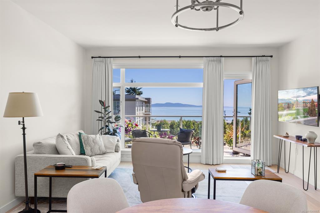5120 Cordova Bay Rd, 1040667, BC,