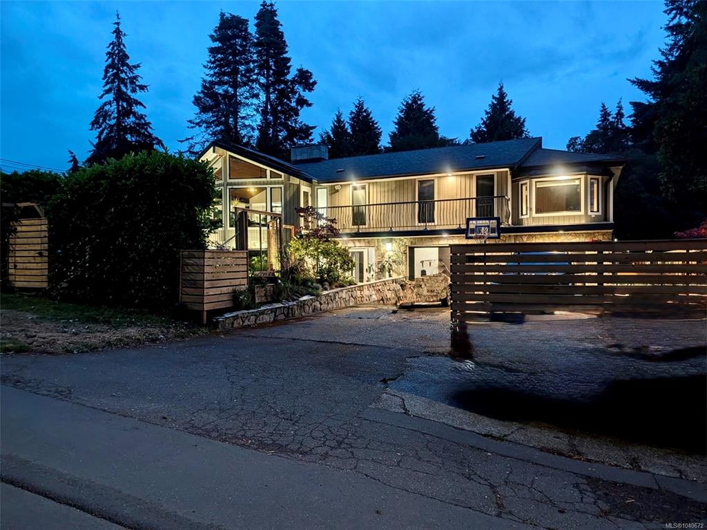 Third View of 1657 Ash Rd, Saanich, BC, V8N 2T2